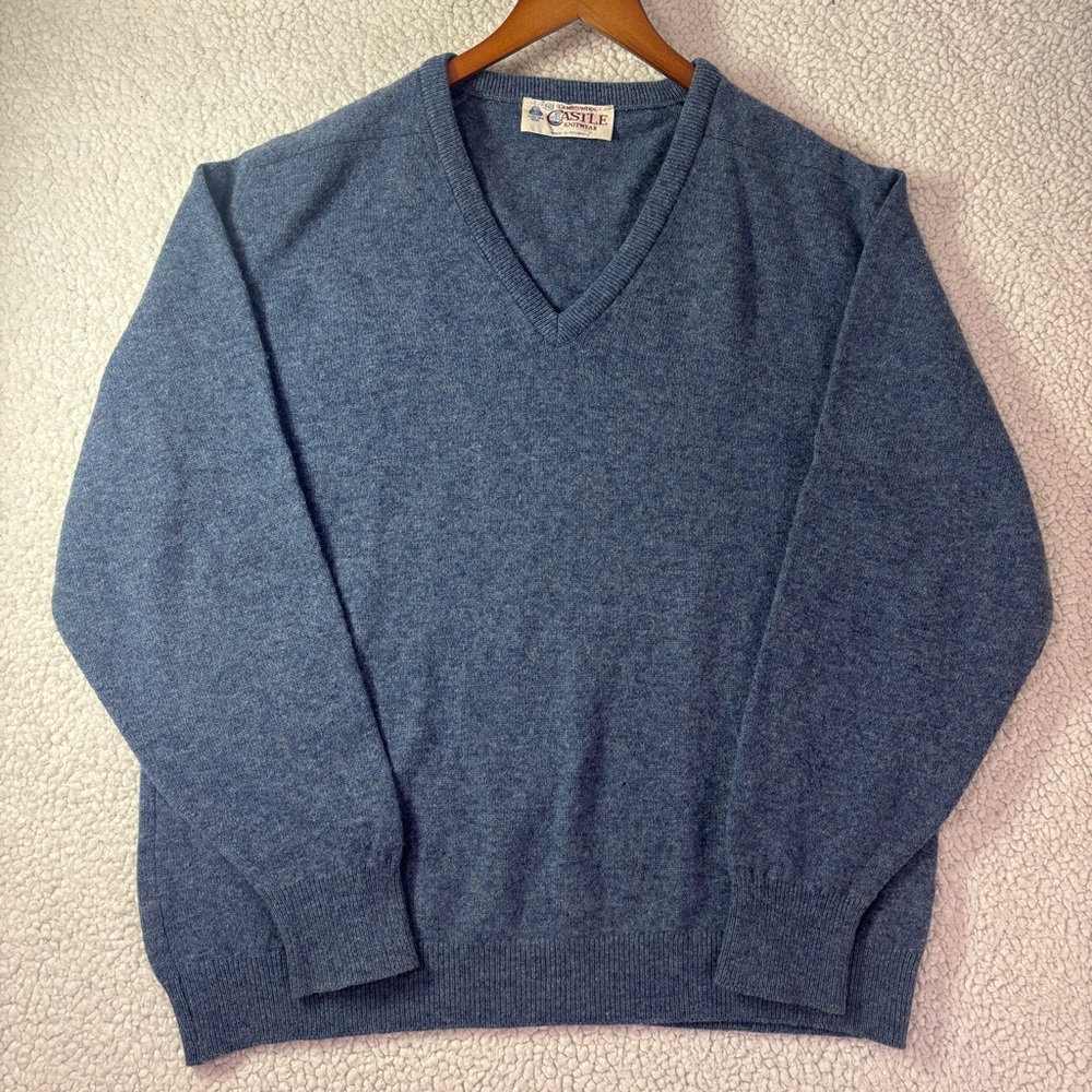 Vintage Castle Knitwear Lambswool V-Neck Sweater – Made in Ireland Blue Heather